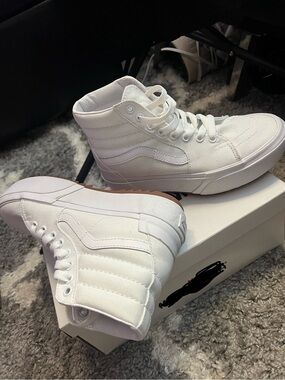 Vans Sk8-Hi white High-Top Canvas Sneakers